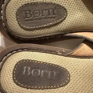 Born | Shoes | Born Mens Size Mismatch R L9 Flip Sandals  display picture 1